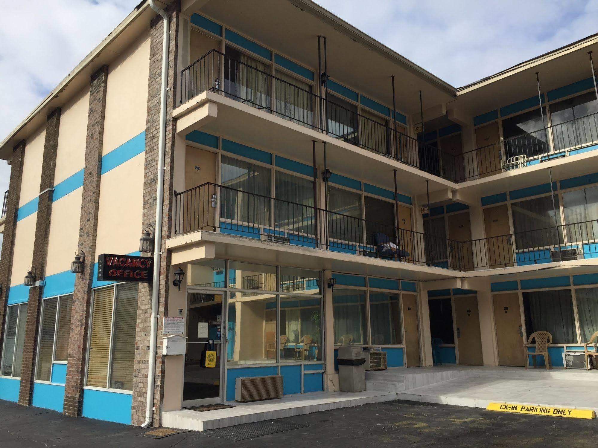 شاطئ ميرتل Sea Banks Motor Inn المظهر الخارجي الصورة